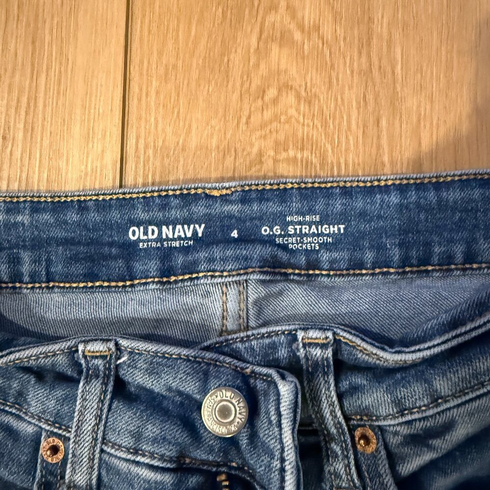 Old Navy High-Rise O.G. Straight Jeans Size 4 - Medium Wash Denim